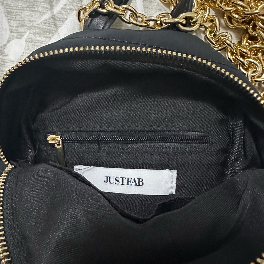 JustFab Elegant Black and Gold Shoulder Bag